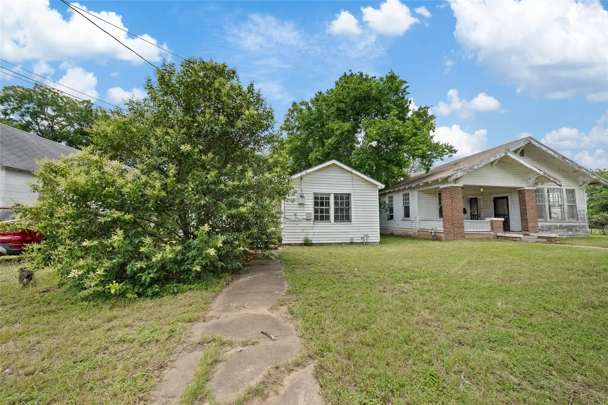 2221 Ross Avenue, Waco, TX 76706 - #1