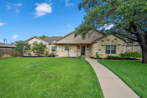 1509 N Reagan Street, West, TX 76691