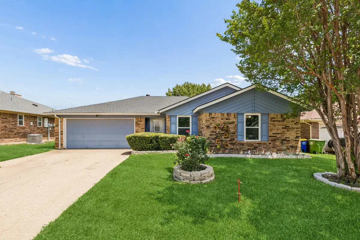 6417 Loma Vista Drive, Watauga, TX 76148 - #1