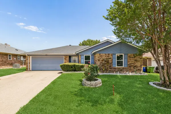 6417 Loma Vista Drive, Watauga, TX 76148