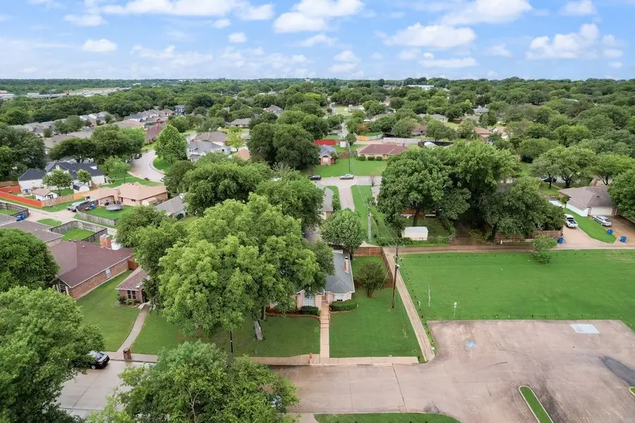 425 Alpine Drive, Desoto, TX 75115 - #2