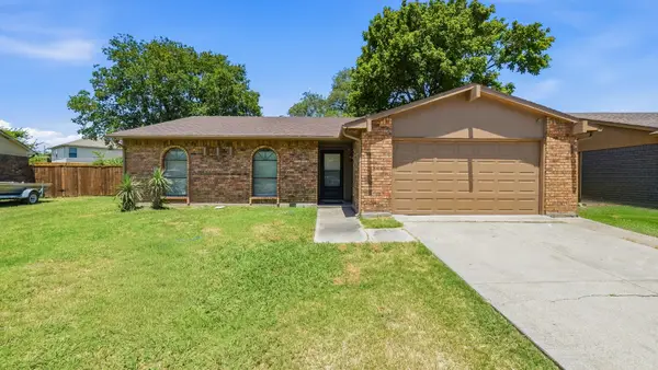 5821 Maiden Lane, Fort Worth, TX 76131