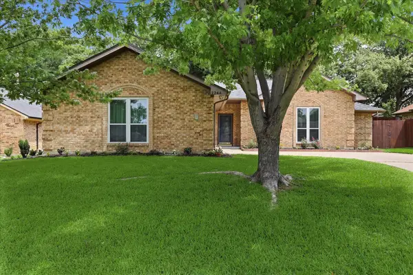 2244 Timberglen Drive, Flower Mound, TX 75028