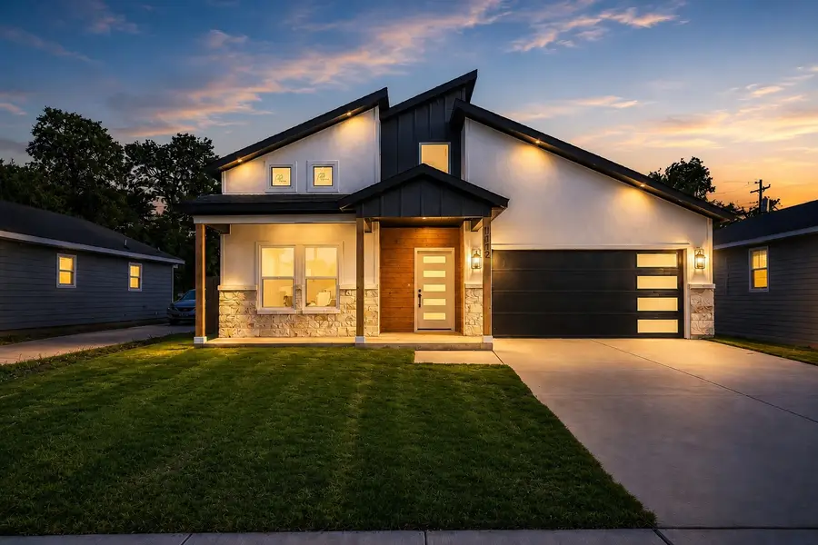 1442 E Allen Avenue, Fort Worth, TX 76104 - #2