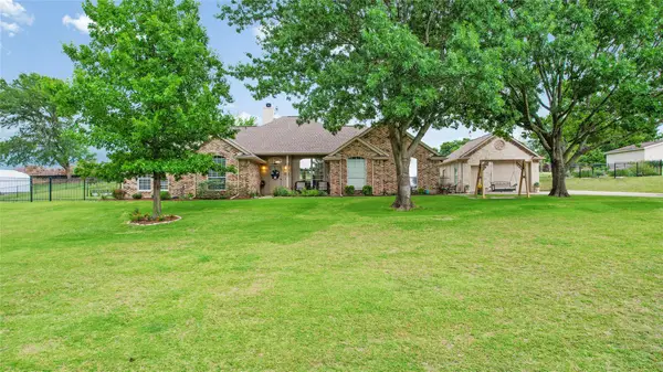 416 Hurricane Creek Circle, Anna, TX 75409
