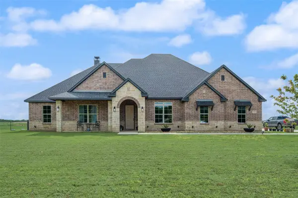 1821 E Campus Road, Palmer, TX 75152