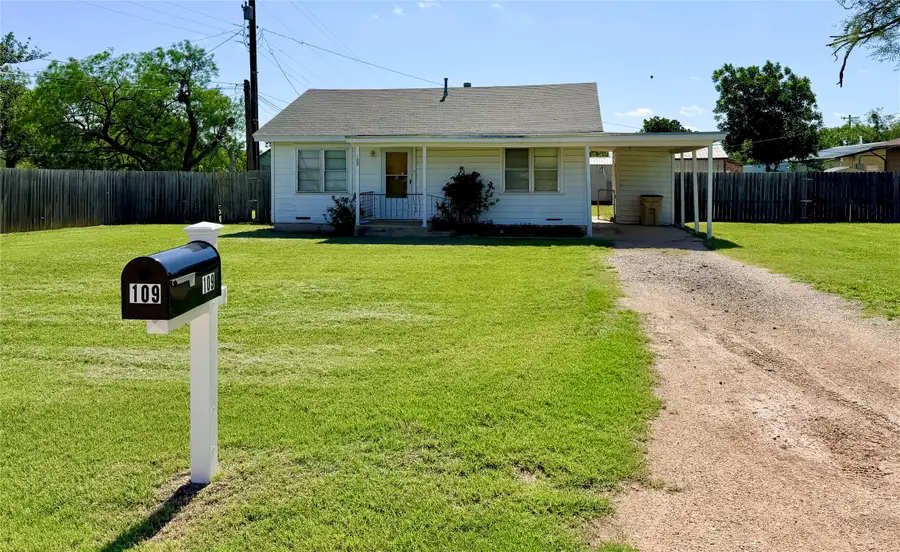 109 Drummond Street, Tye, TX 79563 - #2