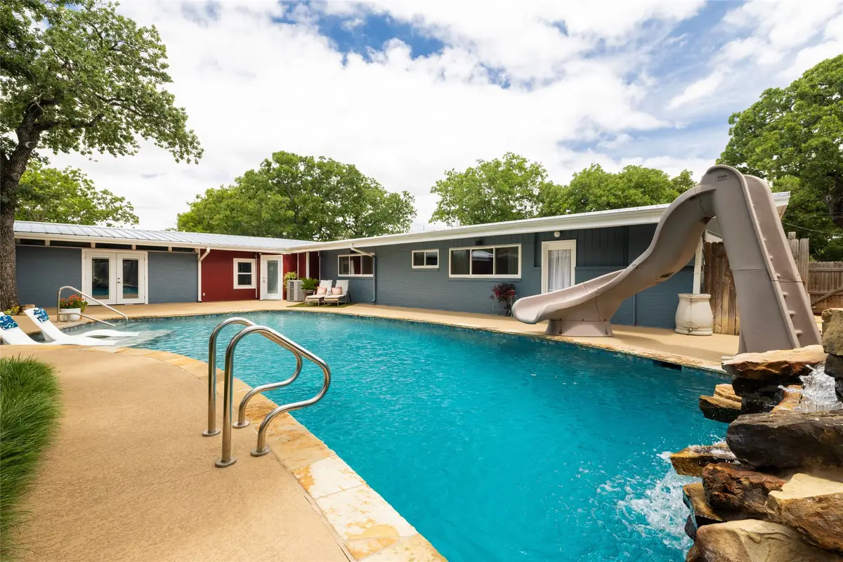 615 NW 20th Street, Mineral Wells, TX 76067 - #1