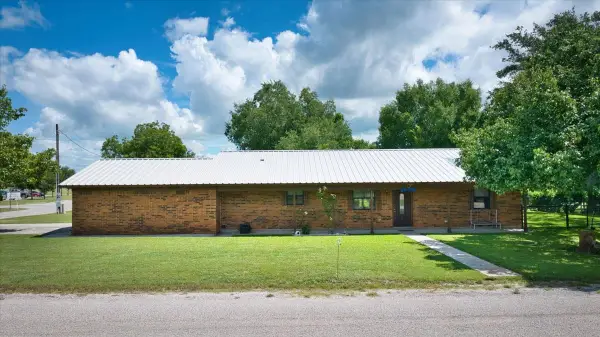 2308 Thornton Street, San Saba, TX 76877