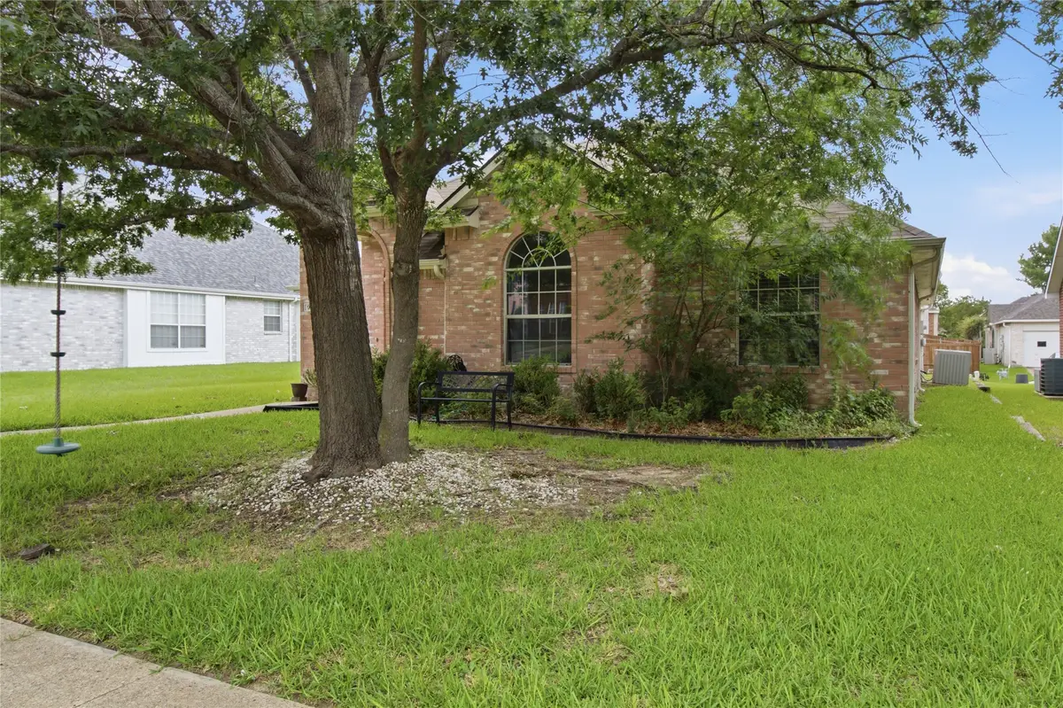 911 Sumner Drive, Mesquite, TX 75149 - #1