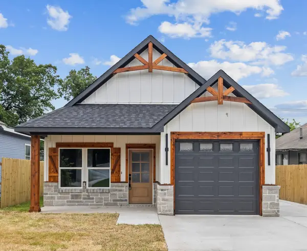 1004 W Broadus Avenue, Fort Worth, TX 76115