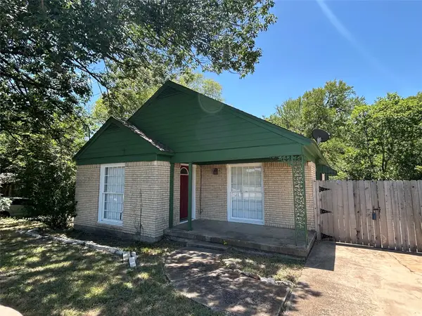 640 E Pleasant Run Road, DeSoto, TX 75115