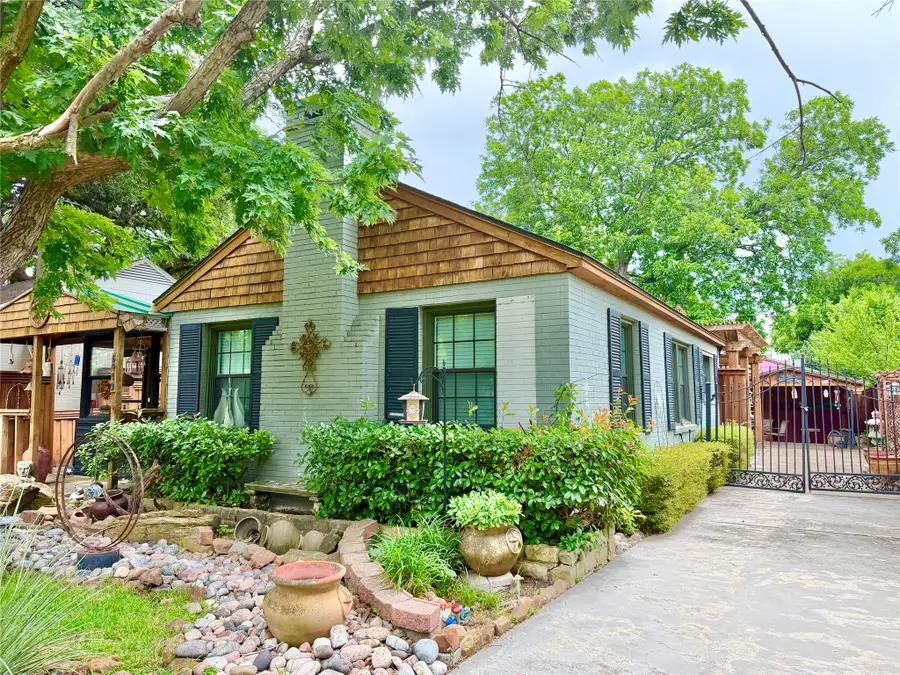 5419 Stoneleigh Avenue, Dallas, TX 75235 - #2