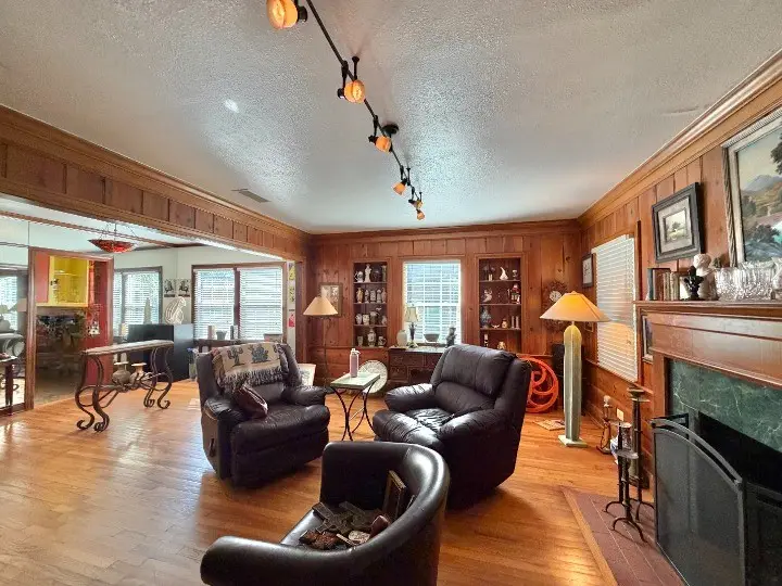 5419 Stoneleigh Avenue, Dallas, TX 75235 - #3
