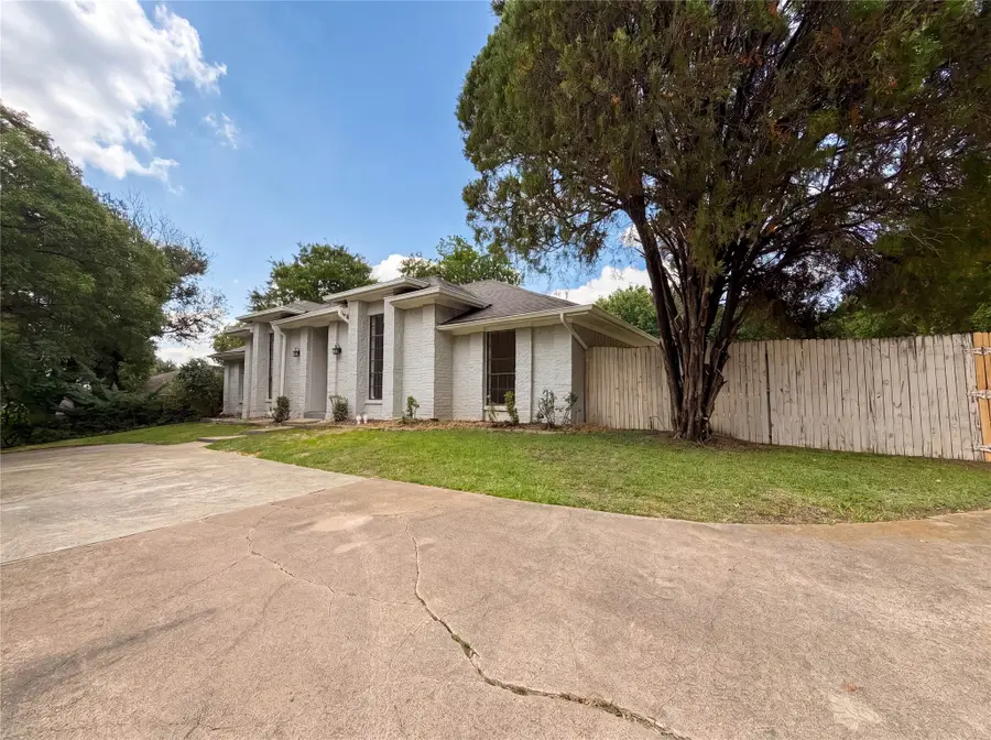 2005 N Arbor Rose Drive, Grand Prairie, TX 75050 - #2