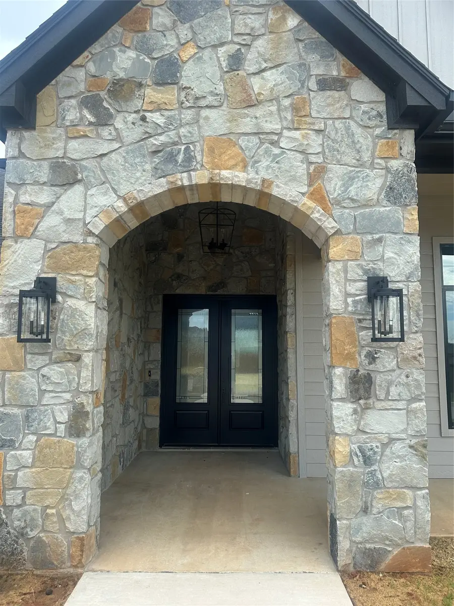 1604 N Mason, Bowie, TX 76230 - #3