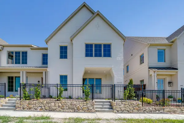 13833 Carnegie Drive, Fort Worth, TX 76008