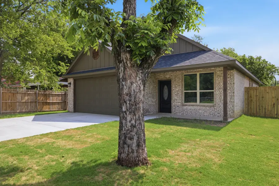 304 Evans Street, Cleburne, TX 76031 - #2