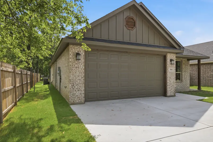 304 Evans Street, Cleburne, TX 76031 - #3