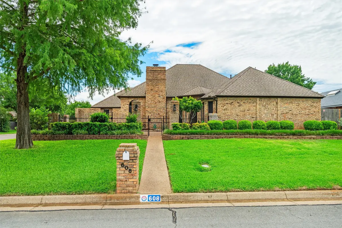 608 Gunnison Drive, Arlington, TX 76006 - #1