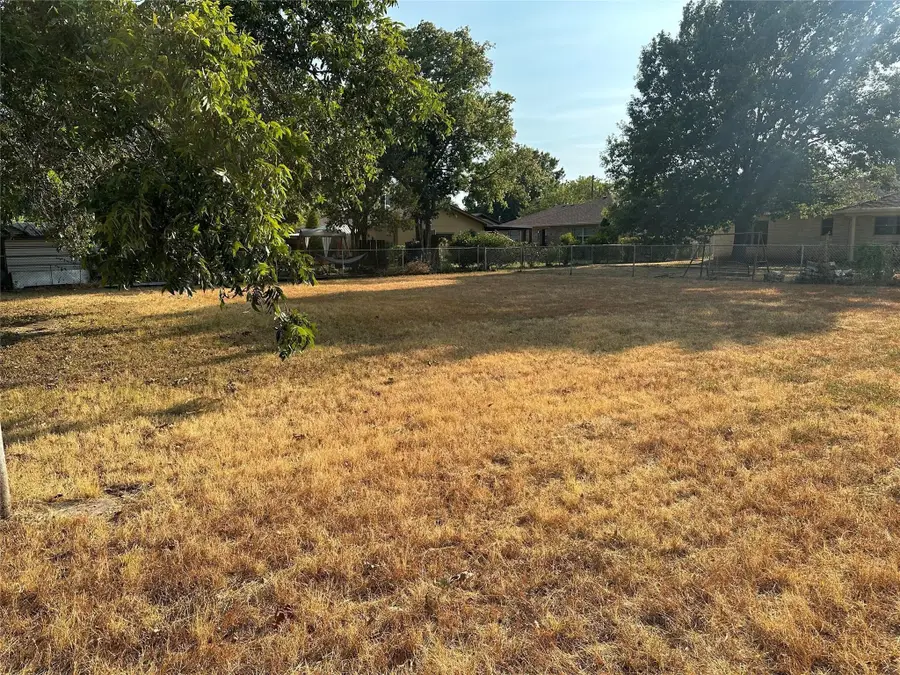 909 Jerry Mashek Drive, West, TX 76691 - #2