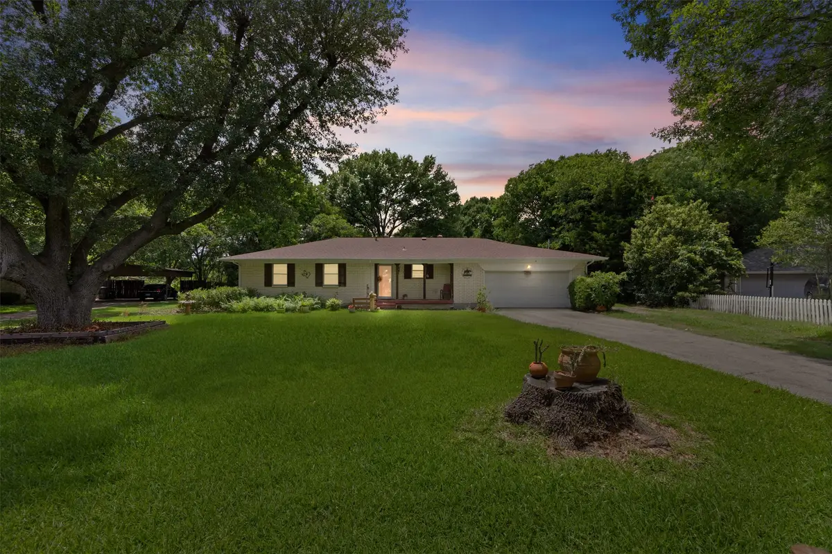 325 Oakwood Drive, Lancaster, TX 75146 - #1