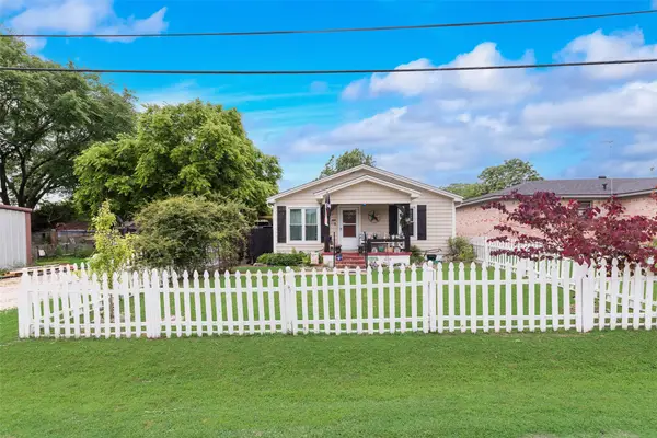 405 Pecan Street, Forreston, TX 76041