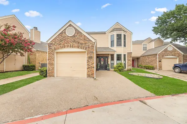 201 Cimarron Trail #3, Irving, TX 75063