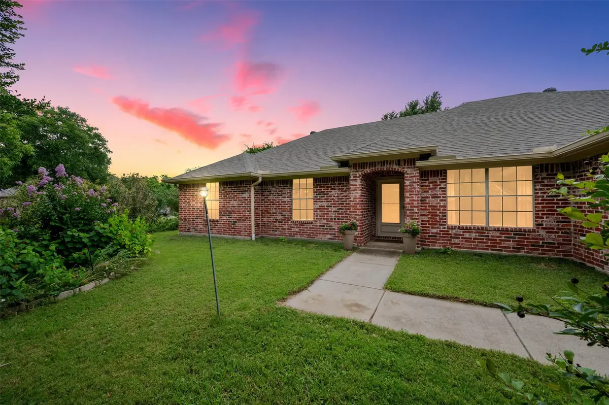 3301 Sycamore Drive, Flower Mound, TX 75028 - #1