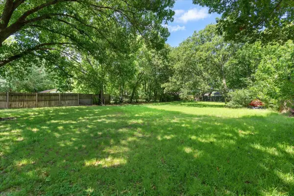 1311 S Clements Street, Gainesville, TX 76240