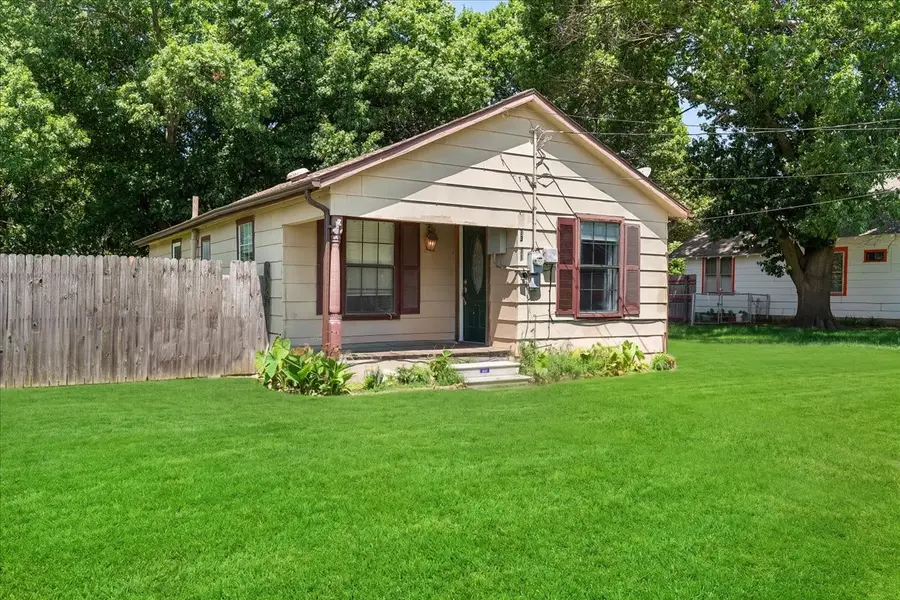 1311 S Clements Street, Gainesville, TX 76240 - #3