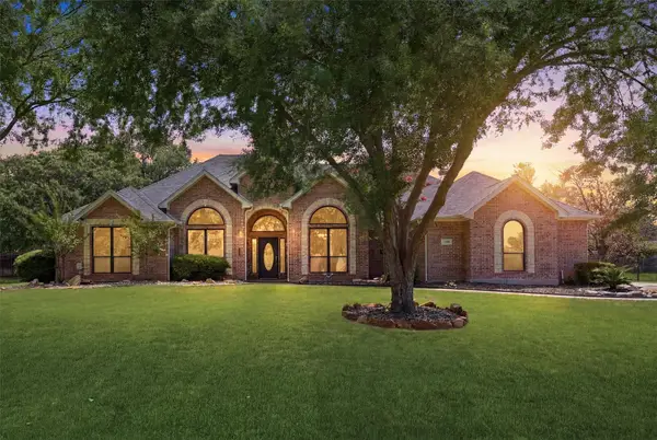 3236 Golden Oaks Circle, Granbury, TX 76049