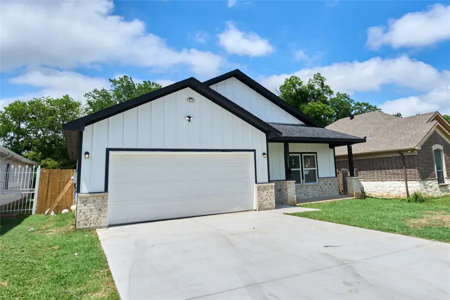 1405 E Maddox Avenue, Fort Worth, TX 76104 - #2