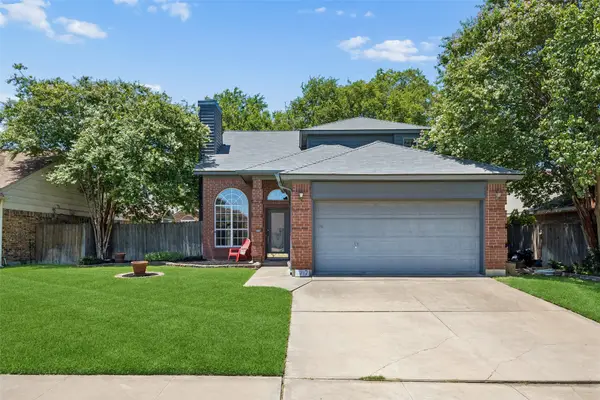 6717 Wooddale Drive, Watauga, TX 76148