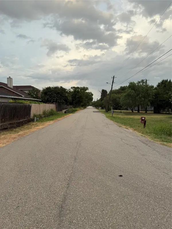 710 Spring Miller Court #C, Arlington, TX 76002