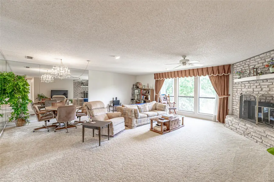 201 Peninsula Court, Granbury, TX 76048 - #2