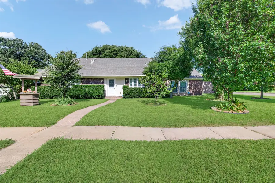 313 King Richard Street, Irving, TX 75061 - #2
