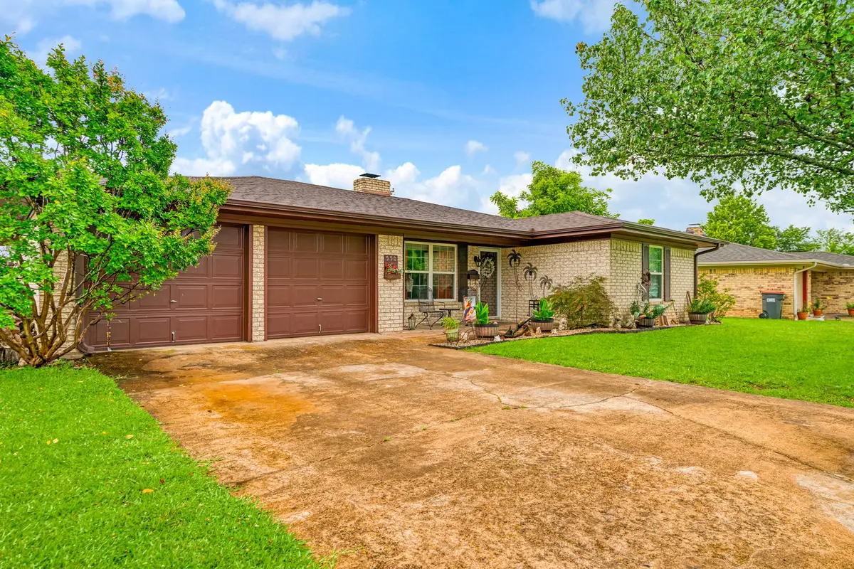 550 21st Street Ne, Paris, TX 75460 - #1