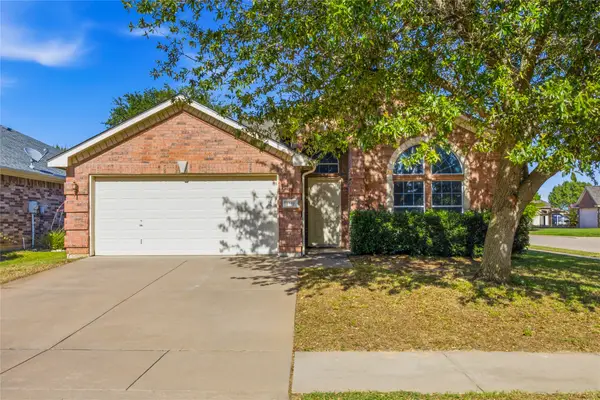 8377 Edgepoint Trail, Fort Worth, TX 76053