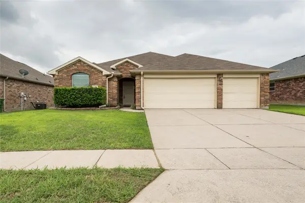 329 Valley Drive, Aubrey, TX 76227