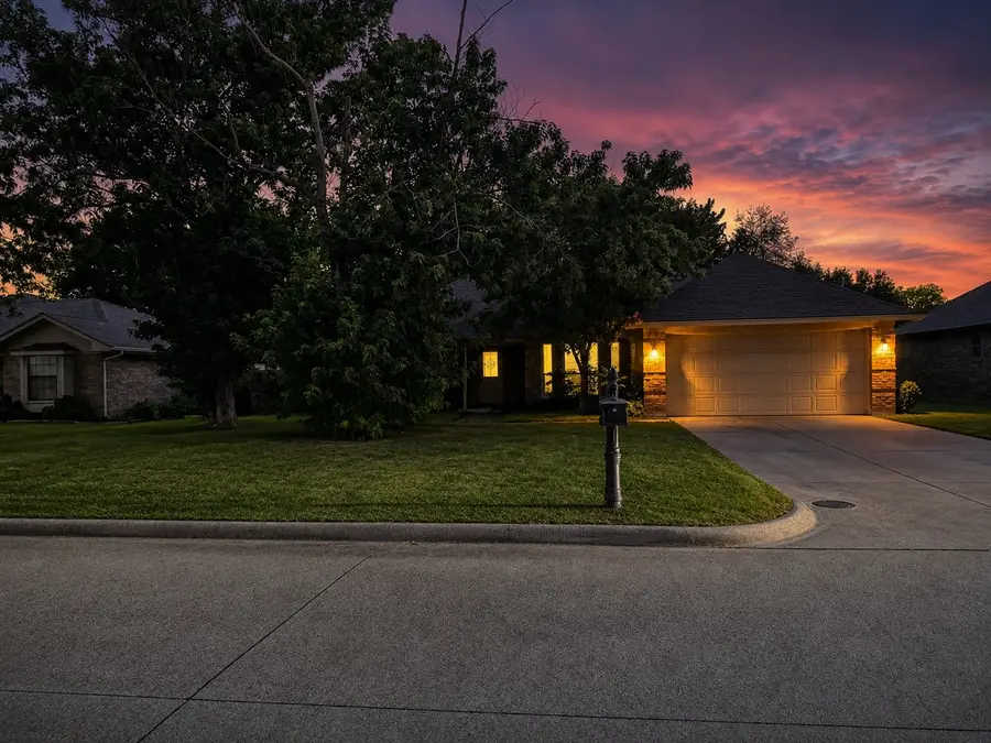 8 Cimarron Drive, Trophy Club, TX 76262 - #2