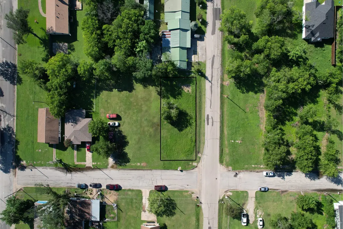 1218 E 12th Avenue, Corsicana, TX 75110 - #1