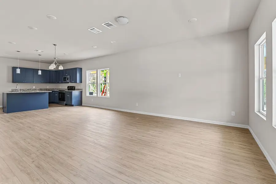 320 W Gambrell Street, Fort Worth, TX 76115 - #3