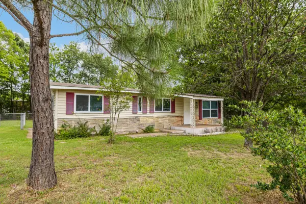 110 W Shadowwood Street, Gun Barrel City, TX 75156