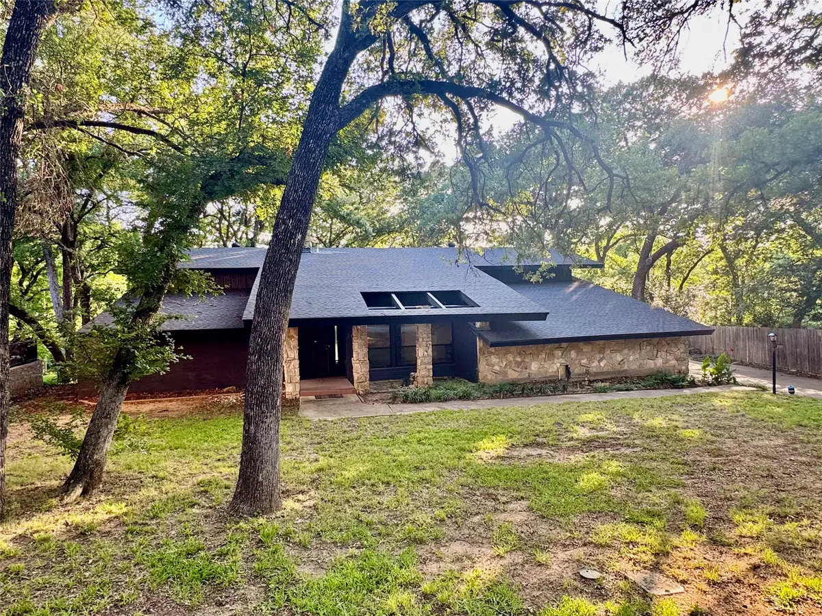 2000 Mill Creek Dr Drive, Arlington, TX 76010 - #1
