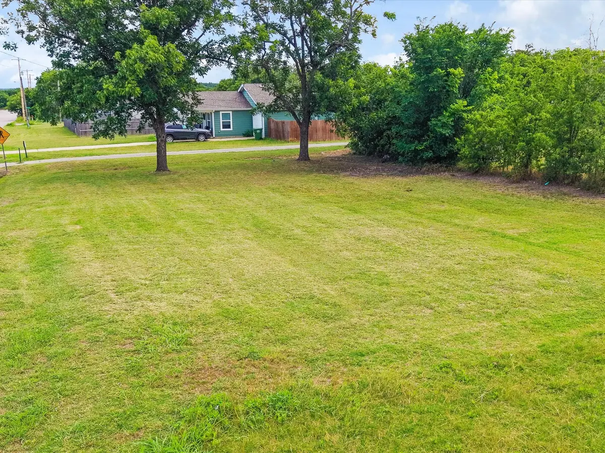 404 SE 9th Avenue, Mineral Wells, TX 76067 - #1
