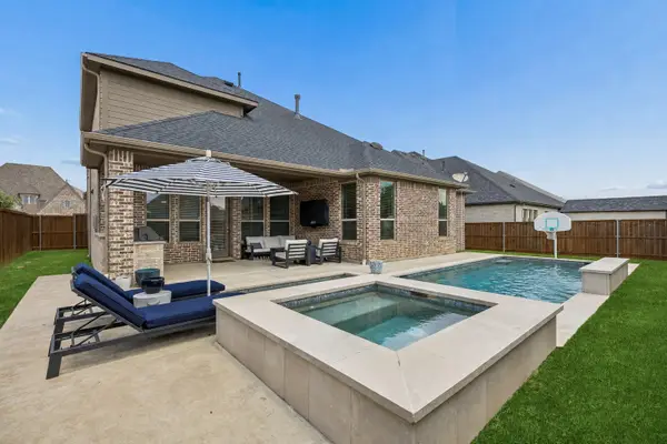 1104 Highpoint Way, Roanoke, TX 76262