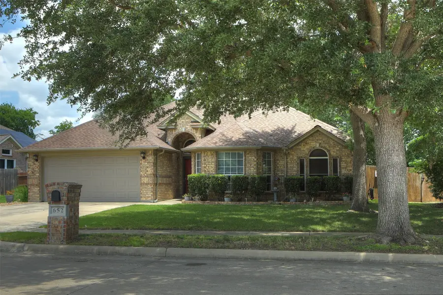 652 Chestnut Lane, Saginaw, TX 76179 - #2