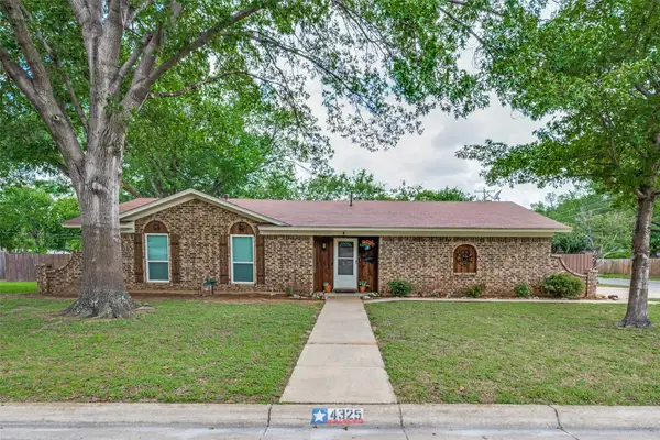 4325 Keeter Drive, North Richland Hills, TX 76180