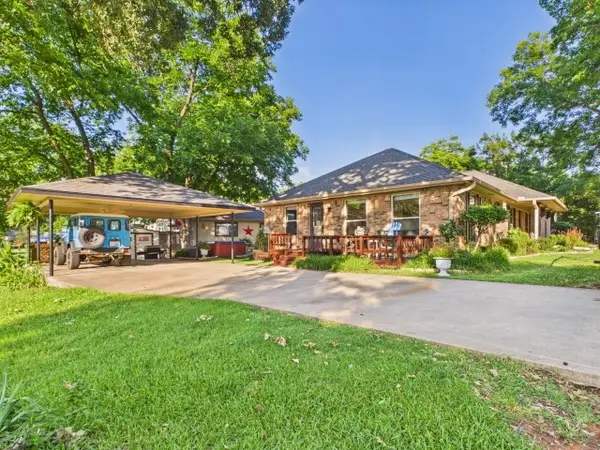 102 Misty Glen Circle, Gun Barrel City, TX 75156
